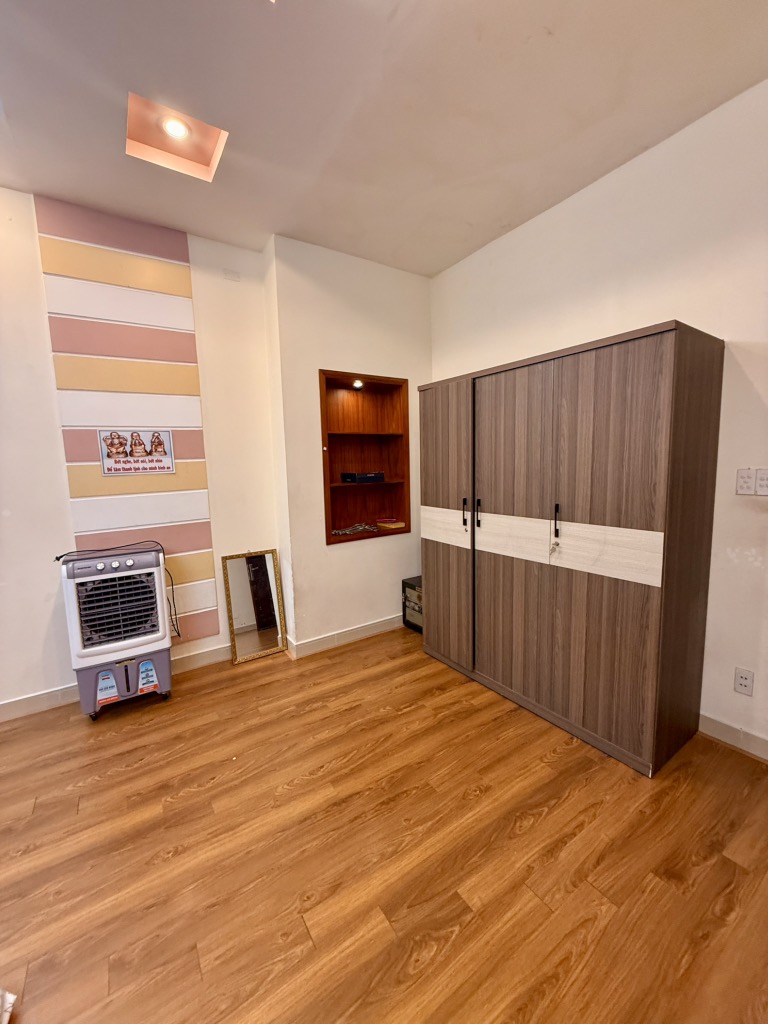 Nhà mặt tiền 4 tầng tại KDC Bình Phú 2, Q6, view công viên, giá chỉ 10,9 tỷ, 64m2